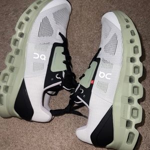 On Cloud Women’s Stratus